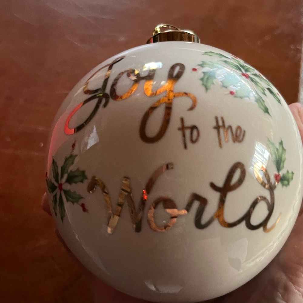 NEW LENOX. *JOY TO THE WORLD* PORCELAIN ORNAMENT COLLECTIBLE RARE. NEW IN BOX - Picture 5 of 8